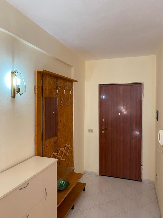 One Apartament Leilighet Durrës Eksteriør bilde